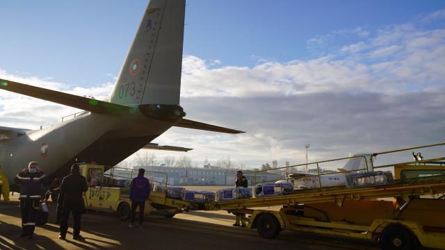 La UE pone en marcha una iniciativa humanitaria de 100 millones de euros para apoyar campañas de vacunación contra la COVID-19 en África.