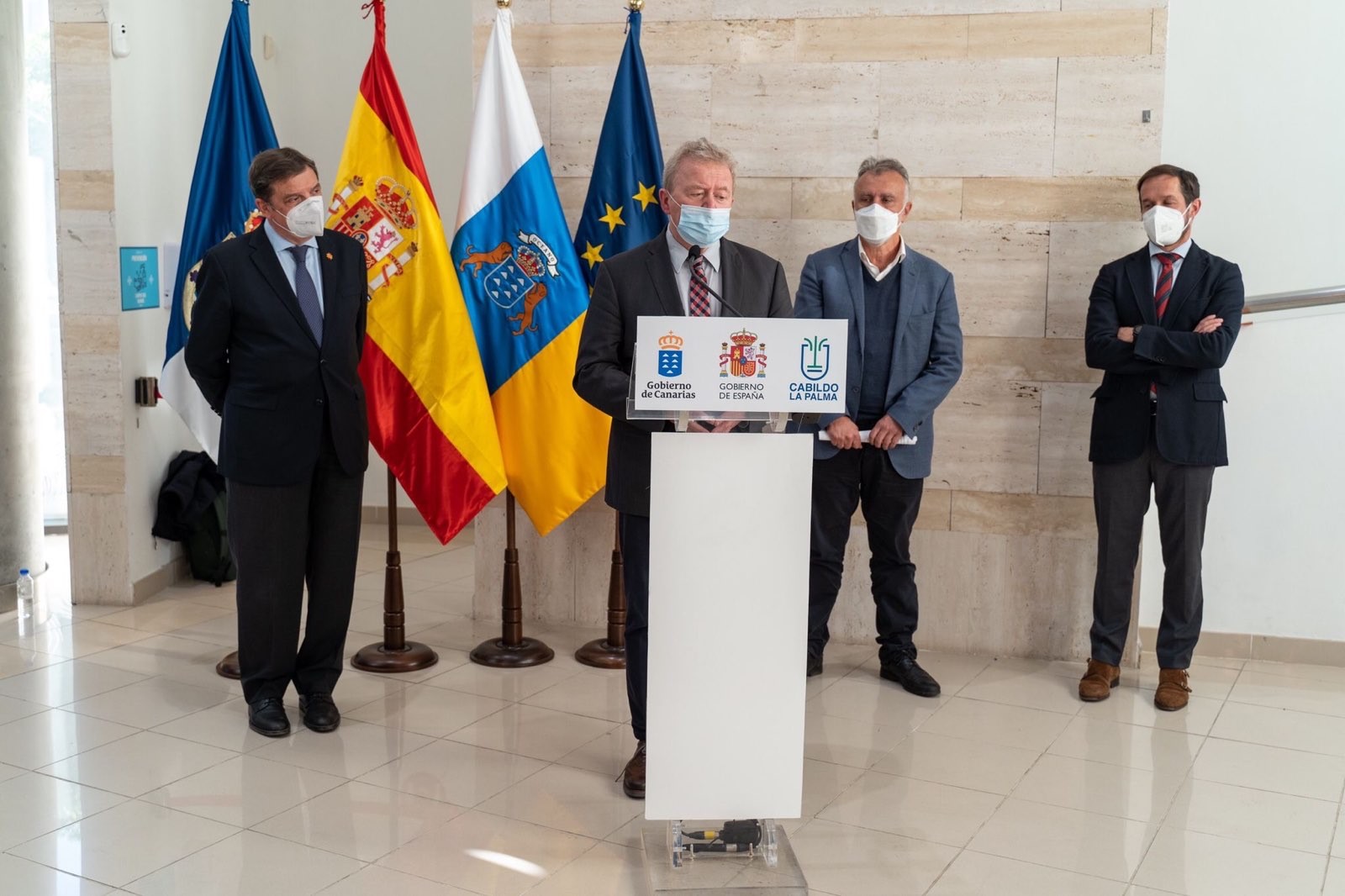 El comisario europeo de Agricultura concluye su visita a La Palma y Madrid