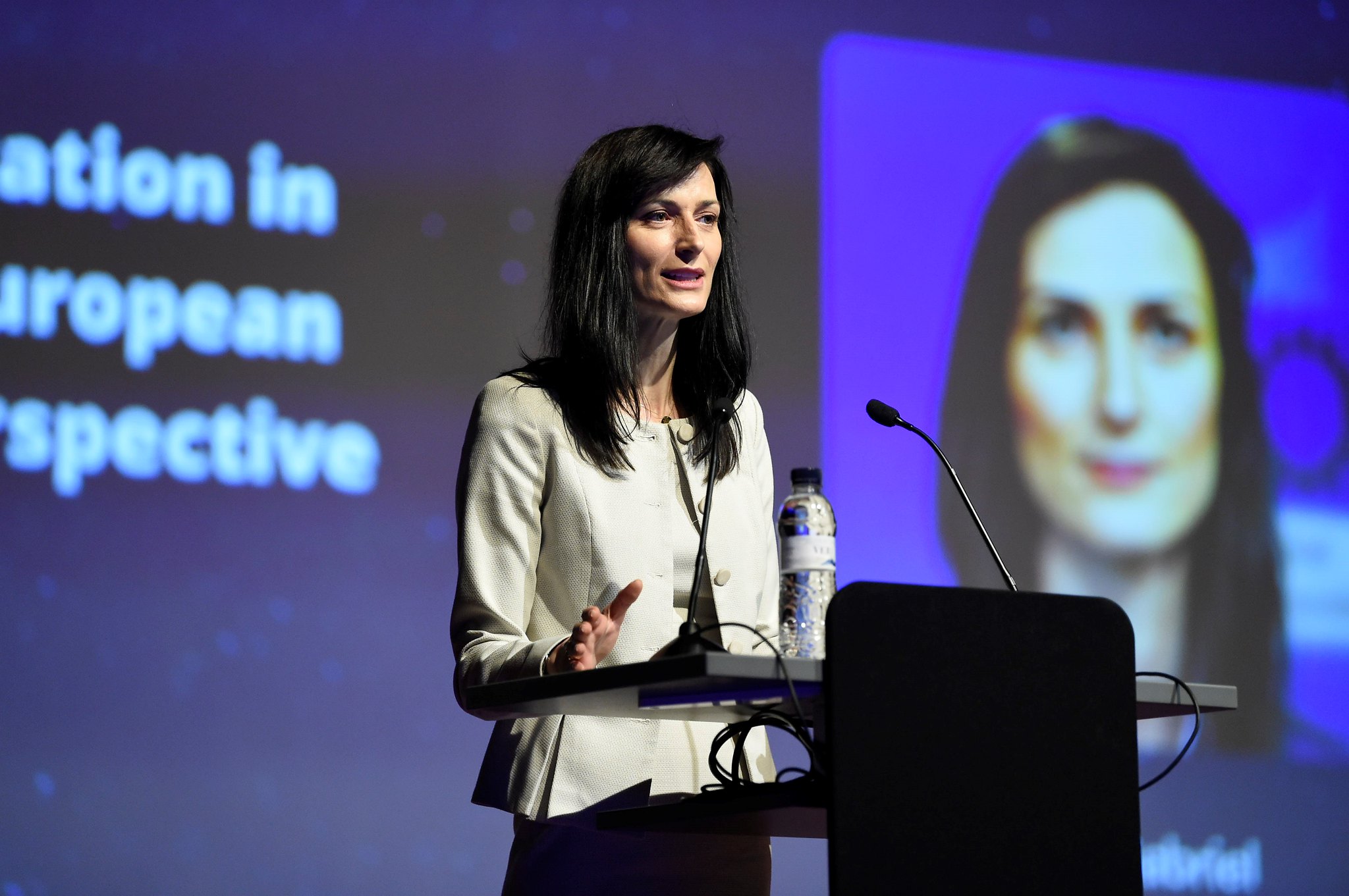 La comisaria europea Mariya Gabriel ha visitado Barcelona para hablar de innovación, cultura, deporte y la Nueva Bauhaus Europea